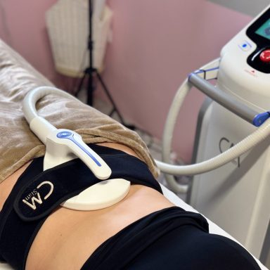 CM Slim Martinique – Renforcement musculaire sans effort Séance CM Slim à l’institut Harmonie Corporelle en Martinique, technologie innovante pour renforcer les muscles en profondeur sans effort.