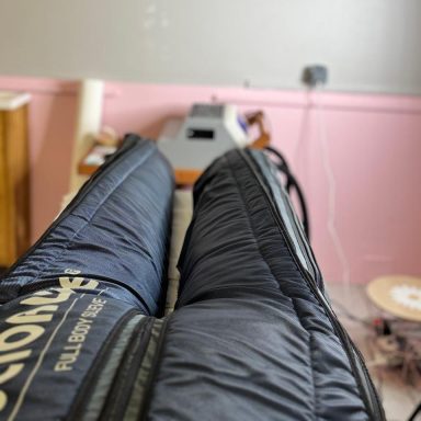 Presso-esthétique Martinique – Drainage lymphatique et jambes légères Séance de presso-esthétique à l’institut Harmonie Corporelle en Martinique, soin minceur qui stimule la circulation lymphatique